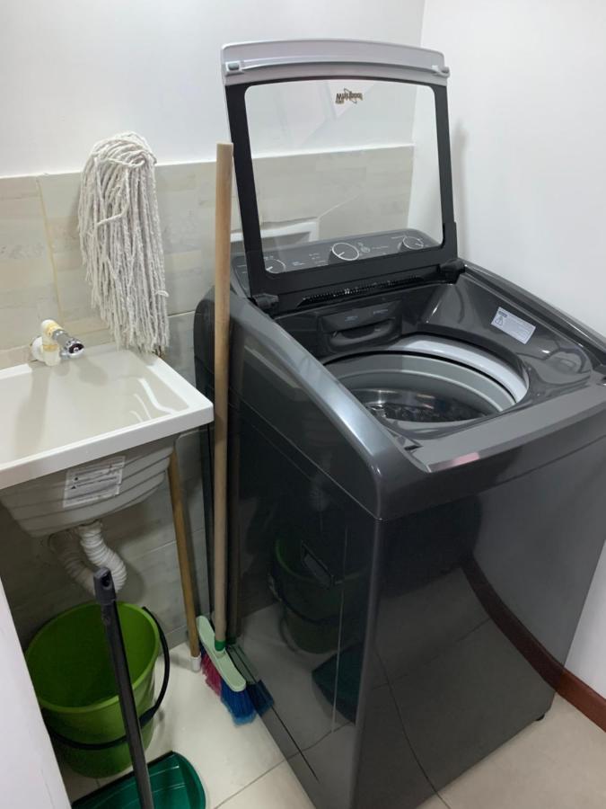 Apartamento Cerca Del Cc Titan Plaza Bogota Buitenkant foto